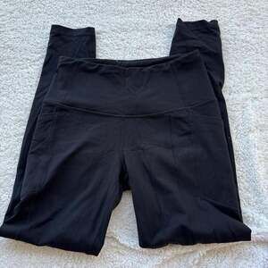 Victoria Sport Knockout High-Waisted Black Leggings with Pockets, Size S